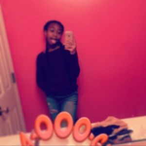 Meet your Posher, Alicia